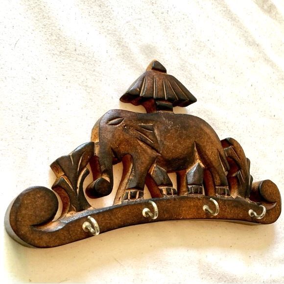 Key Rack Holder HANDMADE Folk Art Carved Wood Elephant  8 x 4.5 x 0.5 inches - Picture 6 of 11